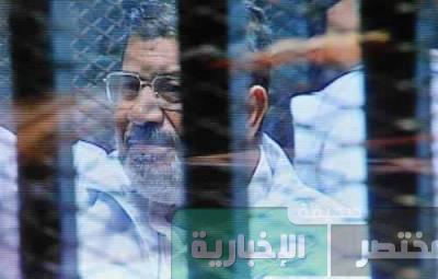 تأجيل محاكمة مرسى و14 من قيادات الإخوان إلى 13 مايو الحالي