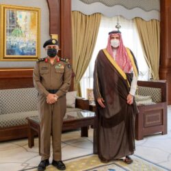 وزير الخارجية يستقبل الأمين العام لمنظمة السياحة العالمية