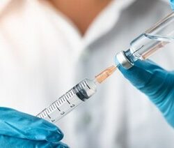 فيروس كورونا: إرشادات أمريكية جديدة بشأن ارتداء الكمامة للحاصلين على اللقاح