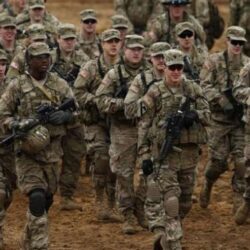 إعادة السجاد للساحات الخارجية في المسجد الحرام بعد عامين من رفعها