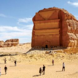 السجن (20) عاماً وغرامات بـ 400 ألف لمزوريّ محررات رسمية