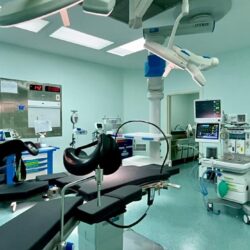 أمريكا تحت حصار العاصفة الثلجية.. اللصوص يقتحمون المتاجر والمنازل