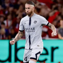 وفاة بيليه أسطورة كرة القدم البرازيلي عن عمر 82 عاما