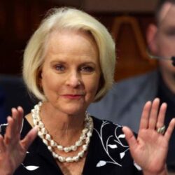 مغادرة طائرتان إغاثيتان تحملان 168 طناً من مساعدات المملكة للشعب الأوكراني