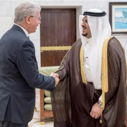بمناسبة تعيينه.. نائب أمير مكة المكرمة يستقبل مدير جوازات المنطقة