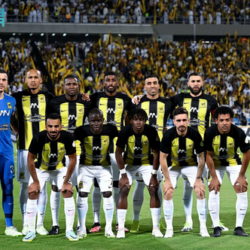 الهلال يعود لسكة الانتصارات برباعية على الرائد