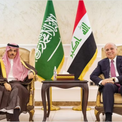 وزير الخارجية يبحث مع رئيس وزراء العراق القضايا الإقليمية والدولية
