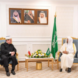 الأمين العام لمنظمة التعاون الإسلامي يستقبل القنصل العام لفرنسا في جدة