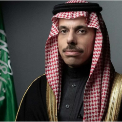 أمير الرياض يؤدي صلاة الميت على صاحب السمو الأمير منصور بن بدر بن سعود بن عبدالعزيز