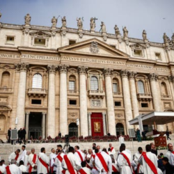 ولي العهد يُقدم تبرعًا سخيًا بمبلغ مليار ريال على نفقته الخاصة لدعم تمليك الإسكان