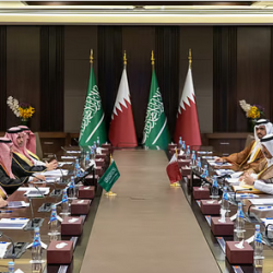 حرس الحدود بالمدينة المنورة ينقذ مواطنين تعطلت واسطتهما البحرية في عرض البحر