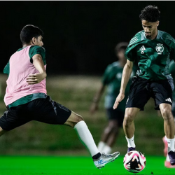 المفتي العام يستقبل السديس وأئمة الحرم ويثني على جهود “الشؤون الدينية”