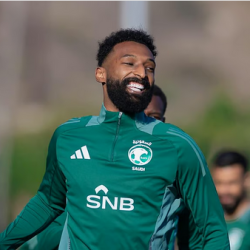 يوتيوب يخفض الحد الأدنى لسن البث المباشر ليعزز المنافسة مع تيك توك