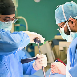 “الغذاء والدواء” توقف اعتماد جهة تقويم مطابقة وتؤكد على الالتزام بالمعايير