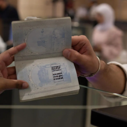 السوق السعودي يتراجع بـ 0.4 % عند 11122 نقطة.