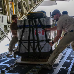 “التجارة” تُشهر بثلاثة متورطين في قضية تستر تجاري بمجال الهواتف النقالة بالرياض