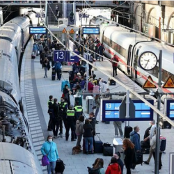 ثوران قوي لبركان ليوتوبي في إندونيسيا يطلق عمودًا رماديًا بطول 18 كيلومترًا