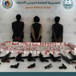 أمير الكويت يستقبل وزير الداخلية السعودي الأمير عبدالعزيز بن سعود