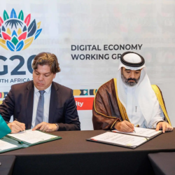 الذهب يحطم الأرقام القياسية ويحقق أفضل مكاسب شهرية منذ 14 عامًا