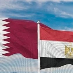 شاهد..لحظة سقوط مروحية قرب شاطئ في كاليفورنيا وإصابة 5 أشخاص