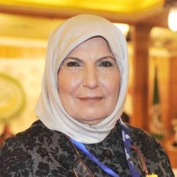 الذهب يتألق ويحقق ثامِن ارتفاع أسبوعي وسط تزايد التوقعات بخفض الفائدة الأمريكية