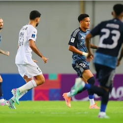 بعشرة لاعبين.. الشباب ينتزع نقطة ثمينة أمام النهضة العماني في افتتاحية دوري أبطال الخليج