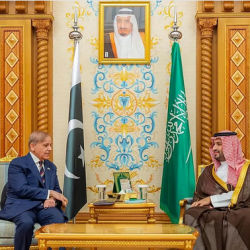 ولي العهد يلتقي رئيس موريتانيا ويستعرضان التعاون بين البلدين