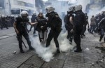 انتشار قوات الامن في بانكوك لمنع المتظاهرين المناهضين للانقلاب