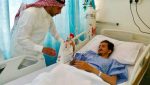 د. غزال يعايد المرضى في مستشفى الأمير محمد بن عبدالعزيز