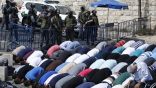 اسرائيل تمنع  الفلسطينيين دون ال50عام من  دخول المسجد الاقصى الجمعة
