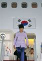 سول : رئيسة كوريا الجنوبية تعود من أمريكا الجنوبية لتواجه فضيحة رشوة كبرى