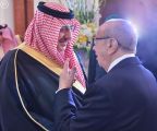 سمو ولي العهد يلتقي الرئيس التونسي