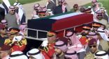 جثمان الشيخ نواف الأحمد الجابر الصباح أمير الكويت يواري الثرى