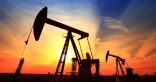 النفط يتجه لتحقيق أكبر ارتفاع شهري في سنوات