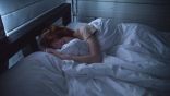 لماذا يرتعش الناس في غفوتهم وكيف يمكن وقف الحركة أثناء النوم؟