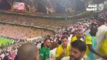 شاهد: لحظة دخول لاعب النصر أوتافيو في مشادة مع مشجع هلالي بعد خسارة نهائي كأس الملك