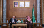 عبدالعزيز بن سعود يلتقي وزير الداخلية بدولة فلسطين