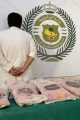 القبض على مواطن بحوزته (52) كيلوجرامًا من مادة الحشيش المخدر بعسير