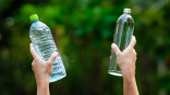 دراسة تكشف خطورة الشرب من عبوات المياه البلاستيكية بعد تعرضها لأشعة الشمس