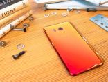 “إتش تي سي” تطرح هاتفها الرائد HTC U11 باللون الأحمر