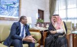 أمير الرياض يستقبل سفير تنزانيا المتحدة المعين حديثًا لدى المملكة