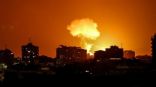 إسرائيل تقصف أهدافاً في قطاع غزة بعد إطلاق بالونات حارقة