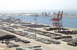 ميناء الدمام يوقف حركة السفن بسبب الأحوال الجوية