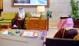 أمير الرياض يستقبل مدير عام الشؤون الصحية الجديد بالمنطقة