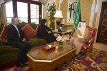 الأمير مشعل  بن عبدالله يستقبل وزيرة خارجية بريطانيا في مكتبه