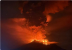 رماد بركان ثائر يغلق مطارا في إندونيسيا
