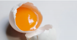 هل أكل البيض النيء سيء فعلا؟