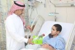 د. غزال يعايد المرضى في مستشفى الأمير محمد بن عبدالعزيز