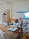 مدير مستشفى العمران يعايد بمرضى الكلى وينقل معايدة مدير الصحة