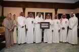 أمين الشرقية يستقبل أعضاء اللجنة التنظيمية لمهرجان الزهور الأول بالقطيف